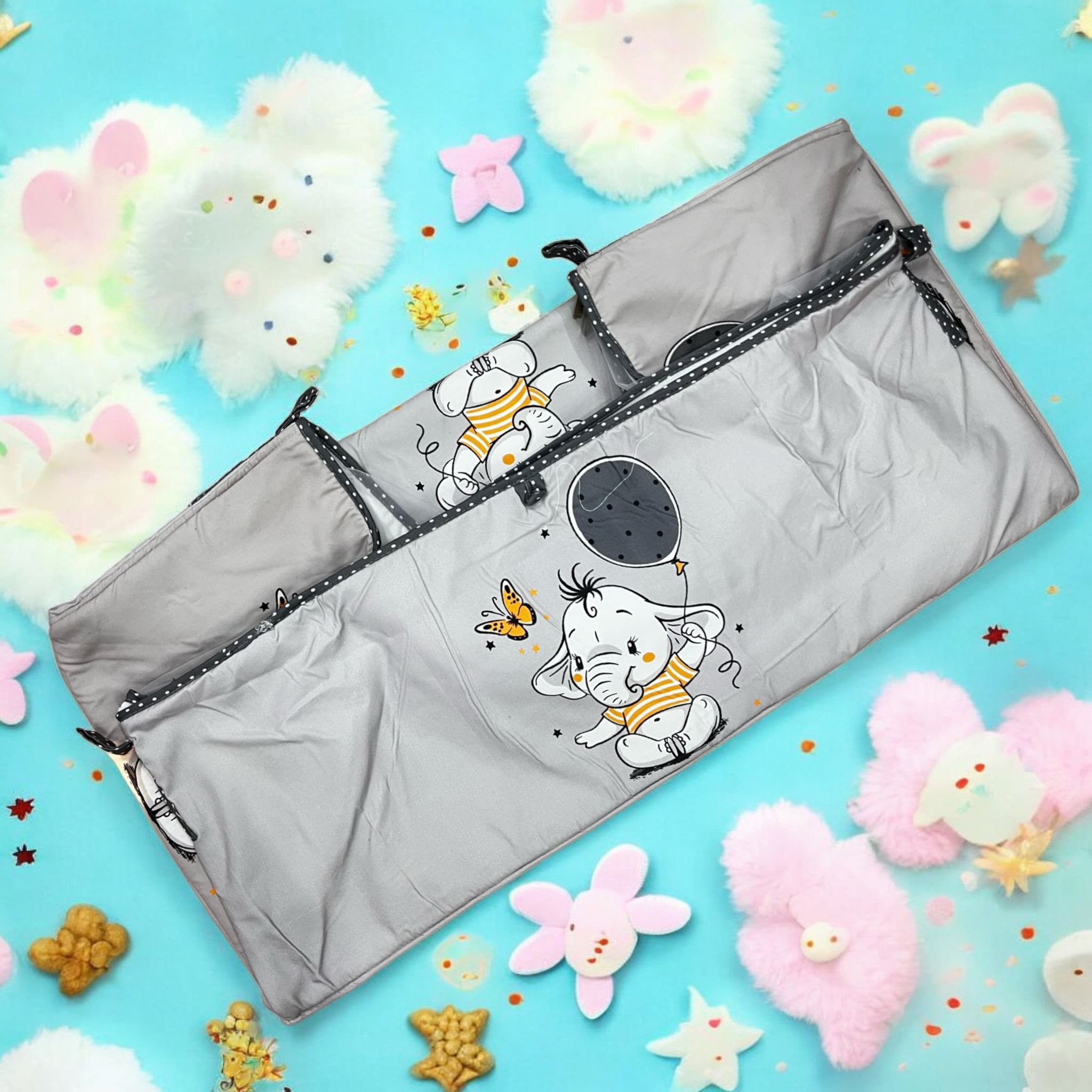 Cute elephant print 7-piece newborn baby bedding combo set for a cozy and playful nursery. Essential baby sleep set for infants and toddlers. www.usmile.com